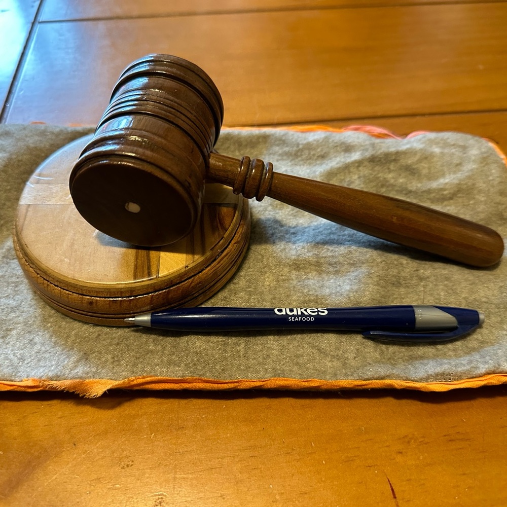 Wooden gavel, base & carry case